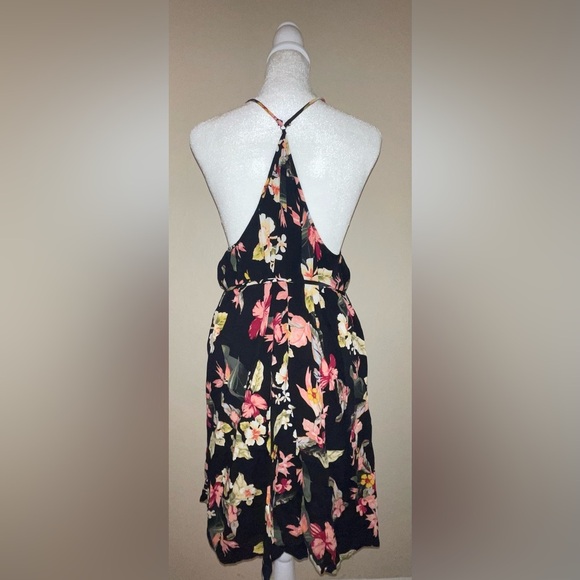 Forever 21+ Plus Size Black floral Racerback Dress - 0X - Picture 2 of 2